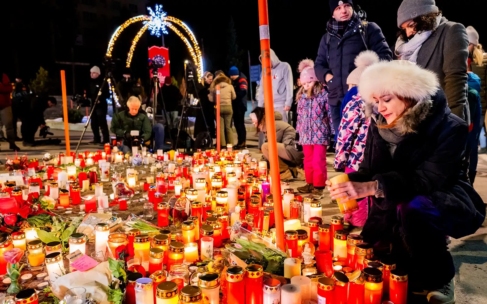 Bunga api mungkin punca kebakaran bar di Switzerland