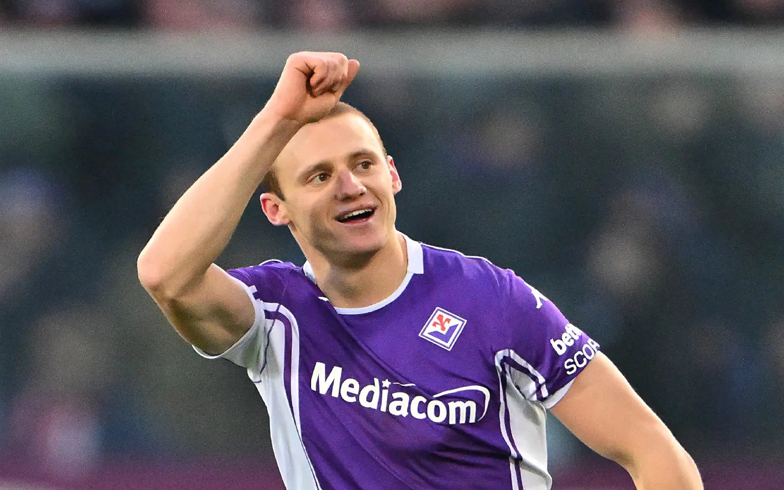 AC Milan snatch late draw at Fiorentina as title rivals Inter Milan face Napoli