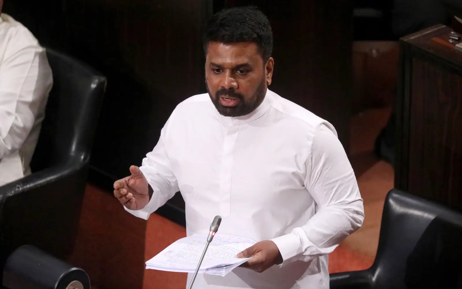 Sri Lanka detains ex-spy chief over Easter bombings