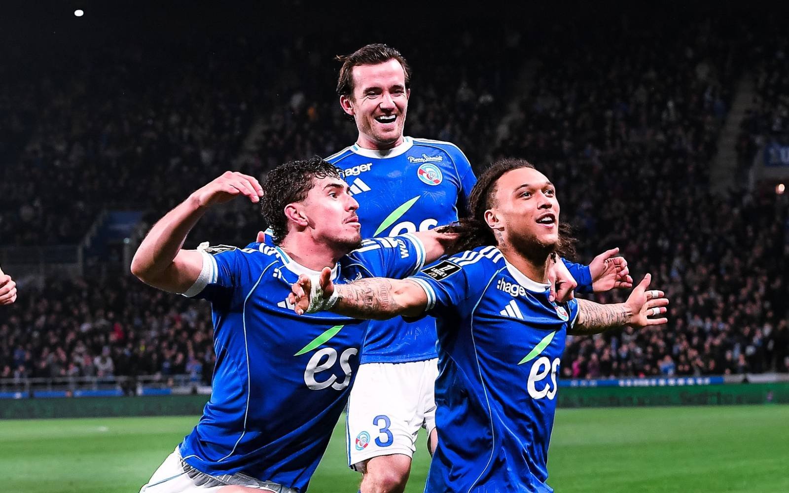 Strasbourg snap Lyon’s winning run in Ligue 1