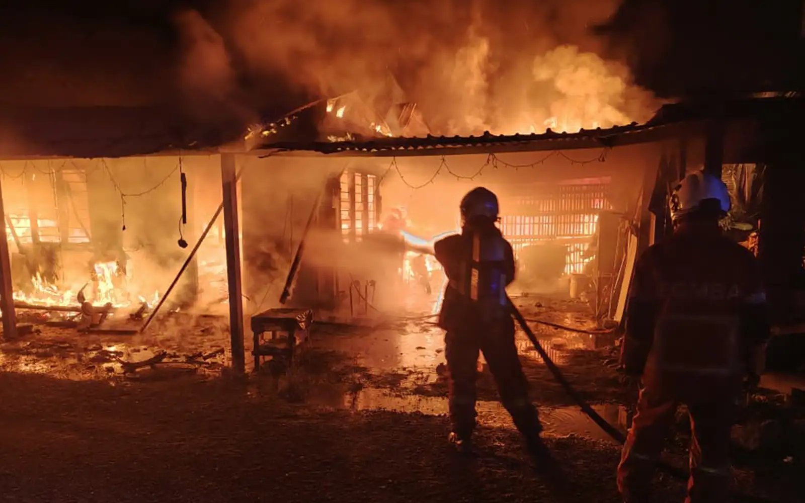 Budak 3 tahun maut dalam kebakaran 3 rumah di Banting