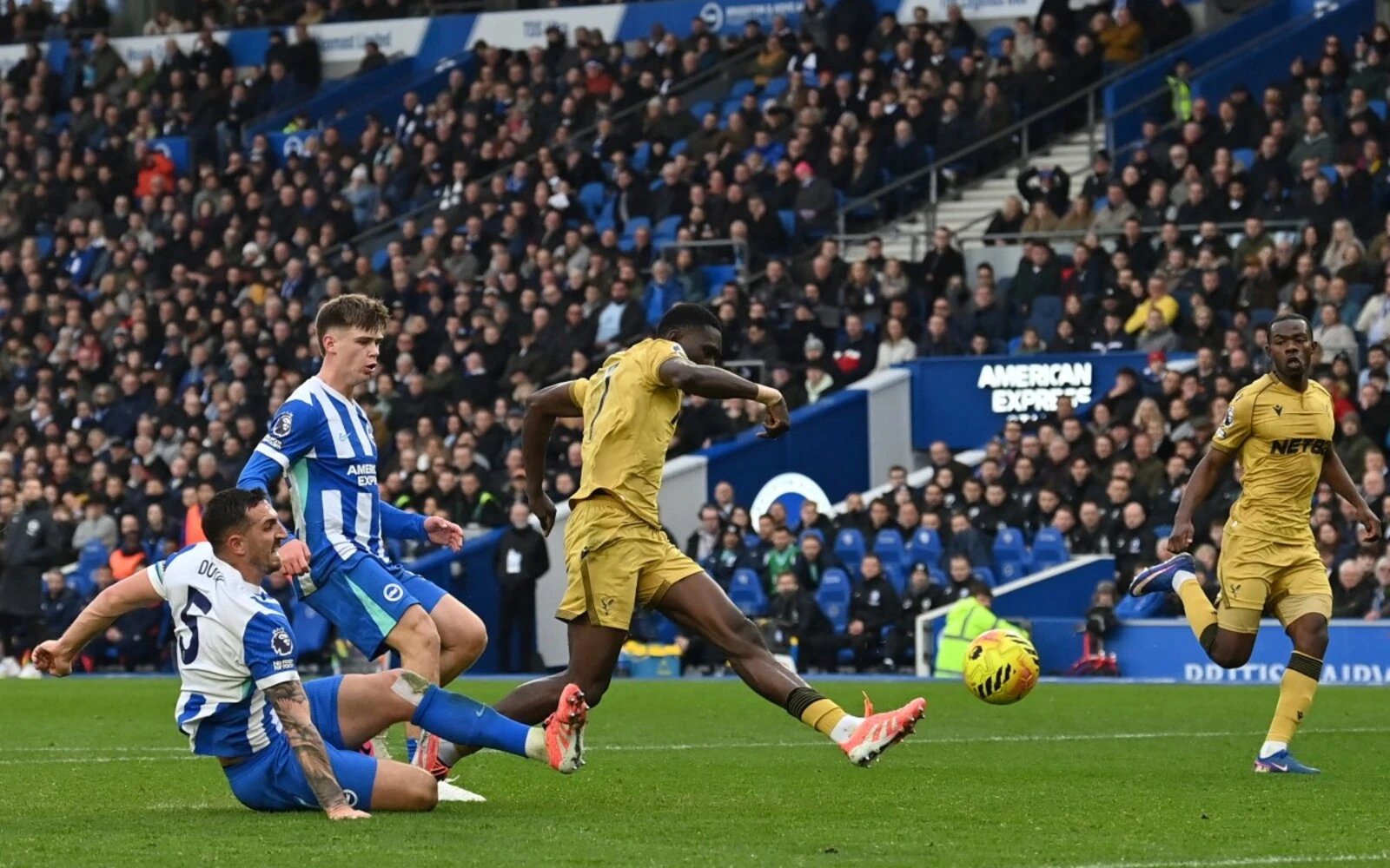 Sarr strikes as Palace end winless run at Brighton