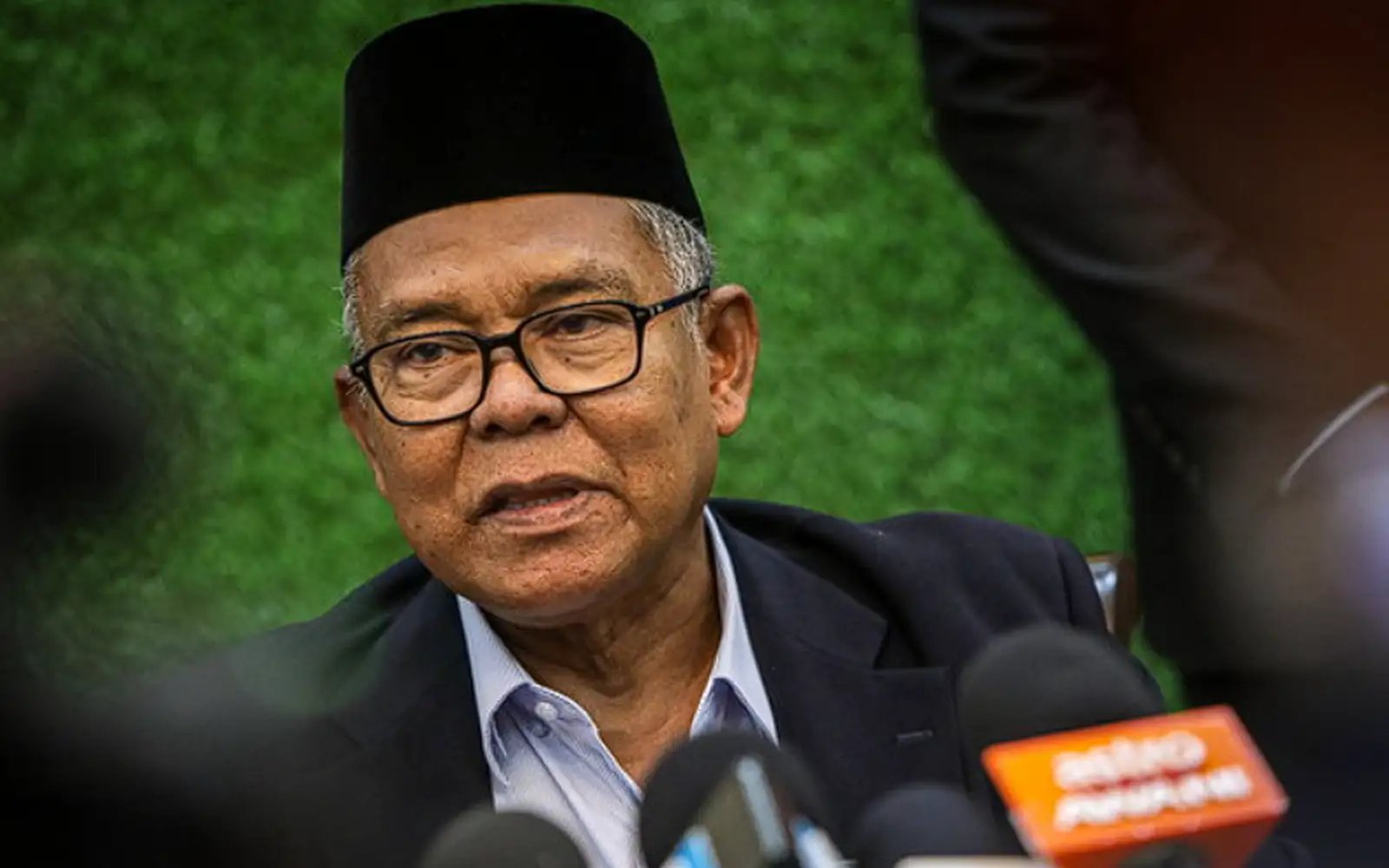 Perlis speaker seeks to strike out suit by ex-PAS reps