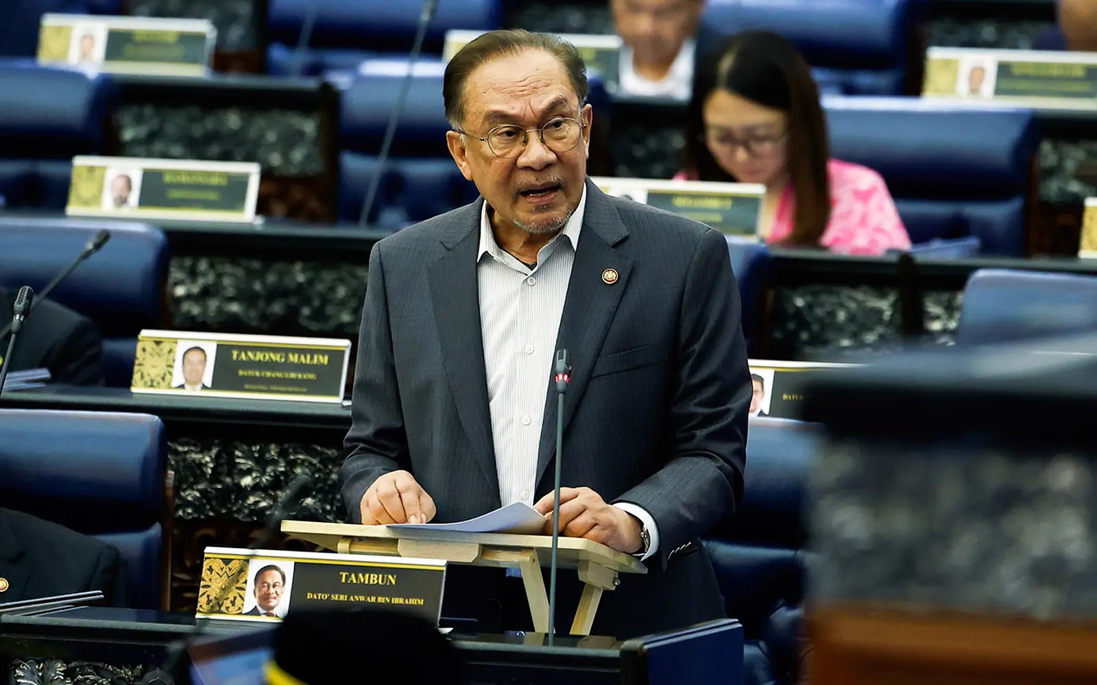 Plot to topple govt driven by large-scale graft probes, says PM