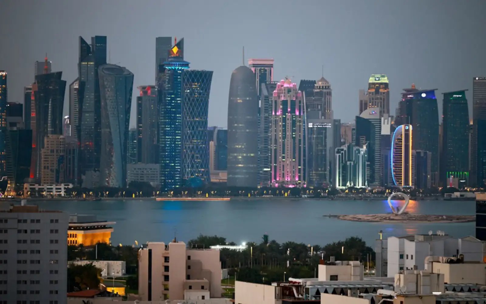 Dentuman guruh disangka letupan, Doha dilanda ribut petir luar biasa