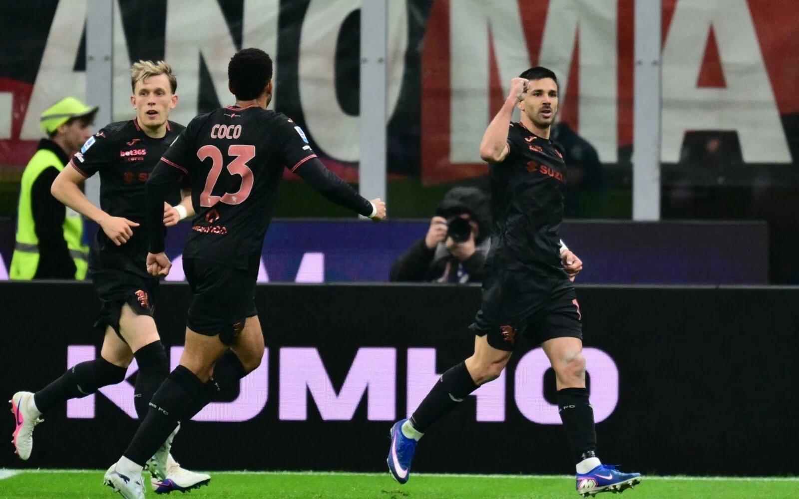 Milan moves to within five points of Serie A leaders Inter