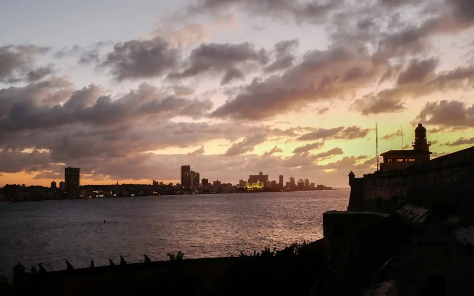 Kali kedua seluruh Cuba bergelap dalam seminggu