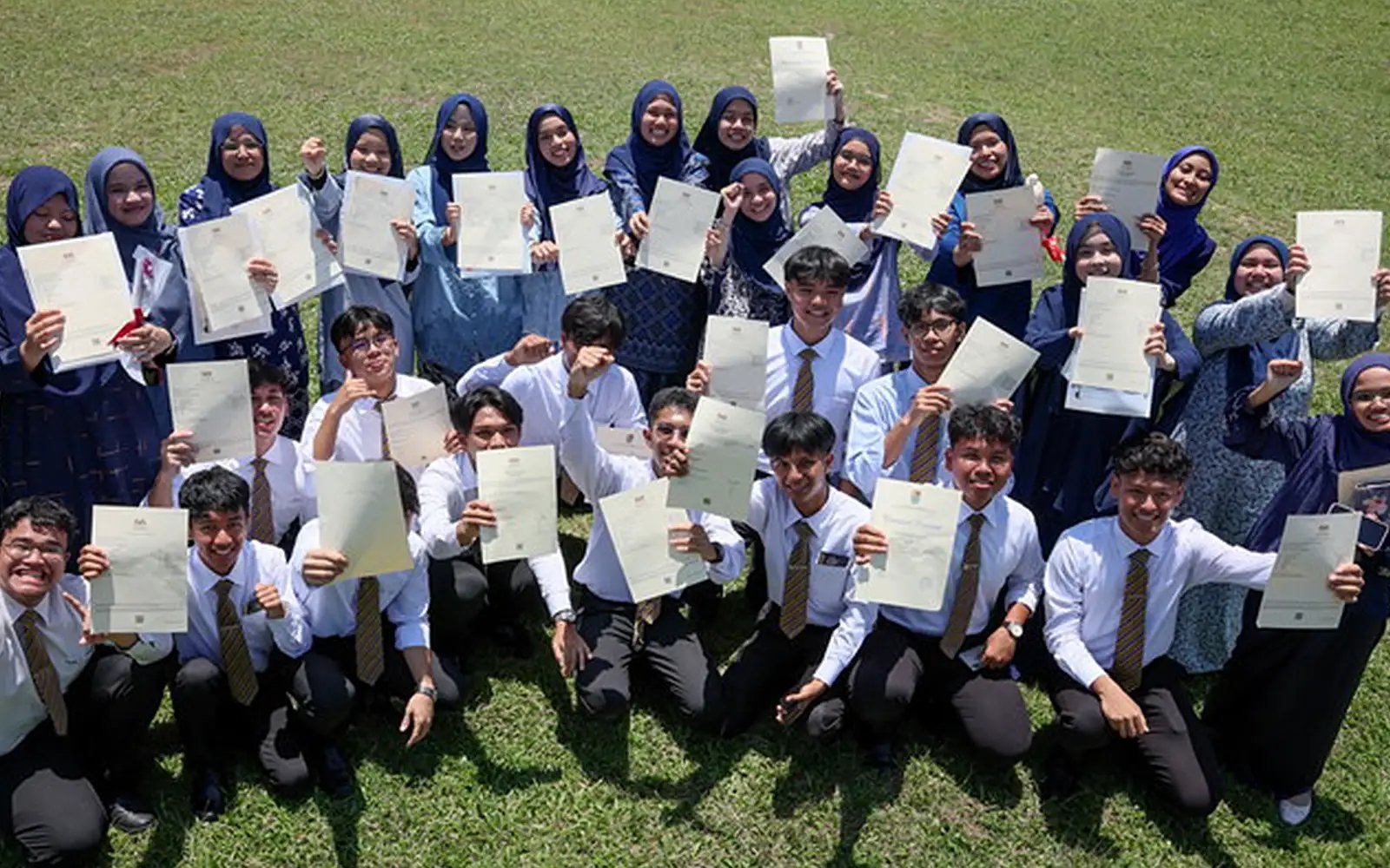 Keputusan SPM 2025 catat pencapaian terbaik, 94.29% calon layak dapat sijil