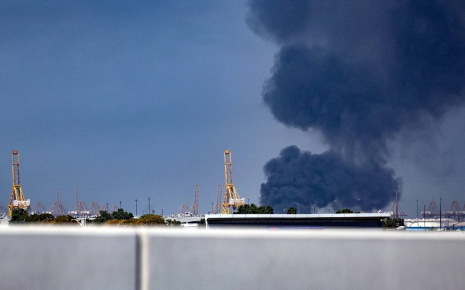 Iranian attack sparks fire on Kuwaiti oil tanker at Dubai Port