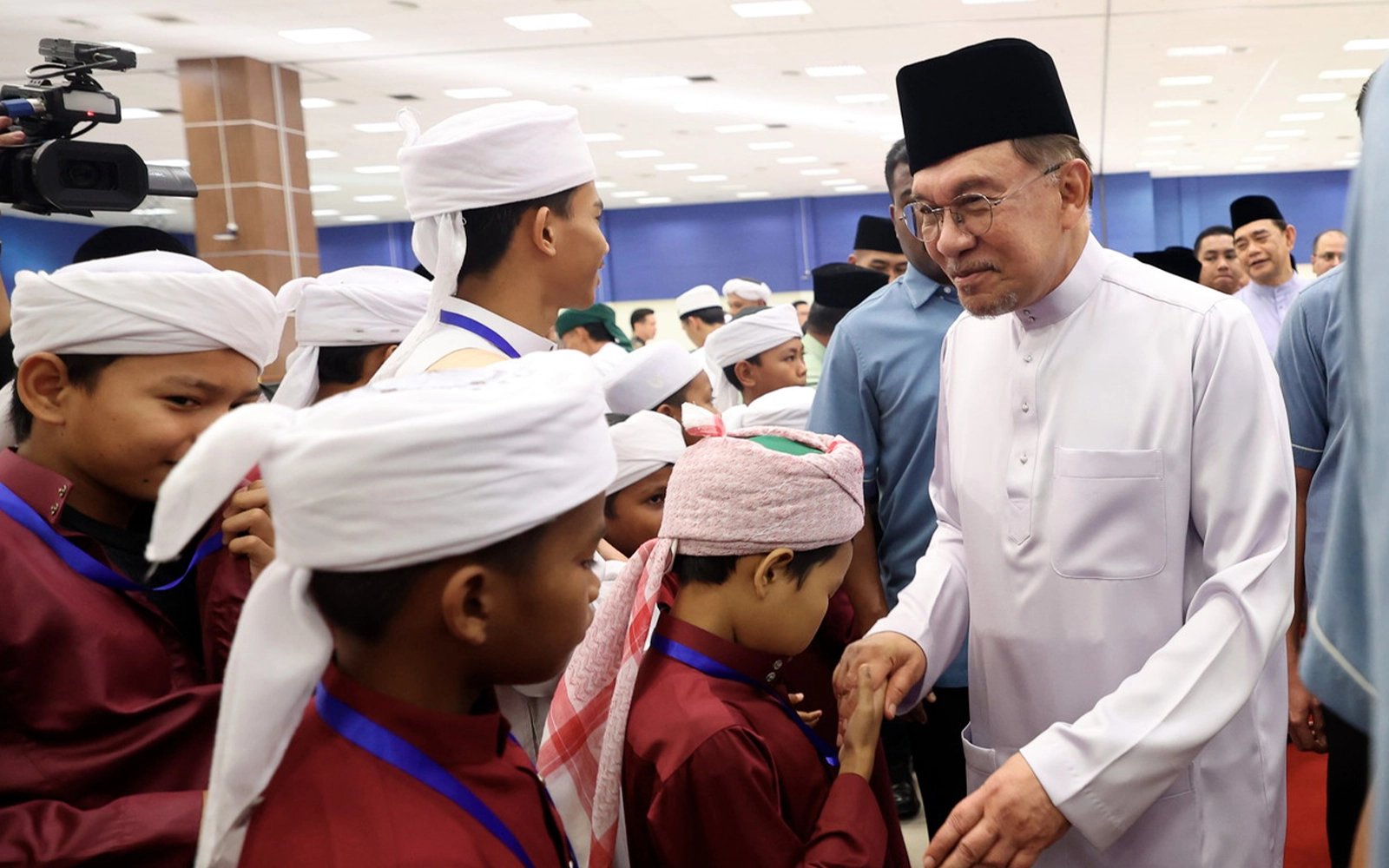 40% revenue share for Sabah final, says PM