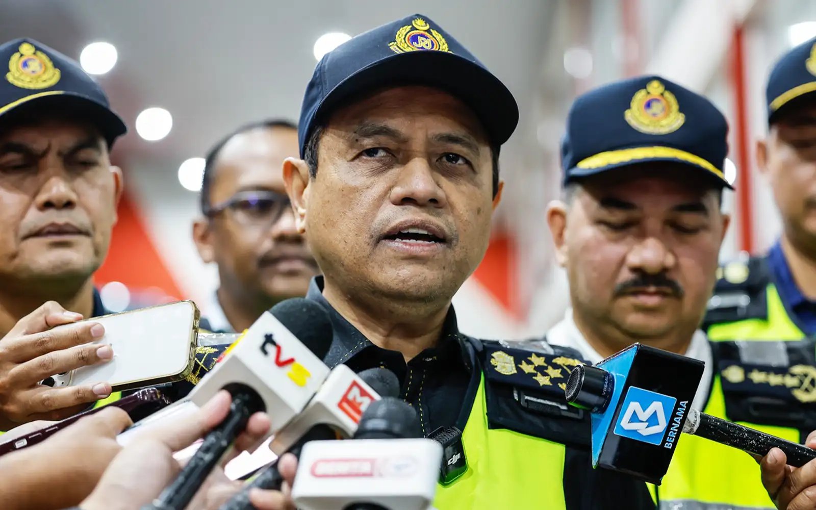 Only 15% of commercial vehicles have installed speed limiters, says JPJ