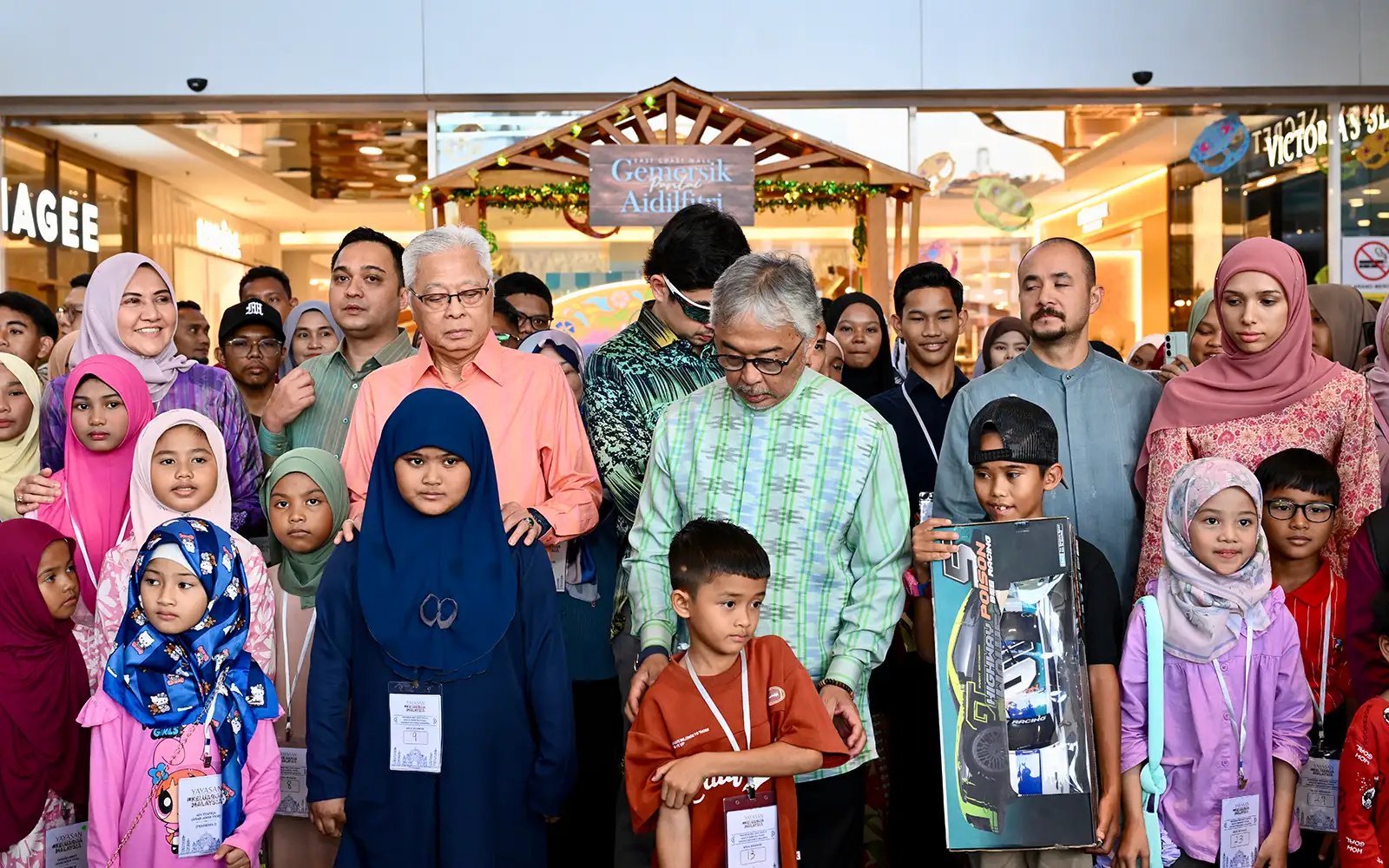 Sultan Pahang santuni anak yatim YKM, ceriakan persiapan Syawal
