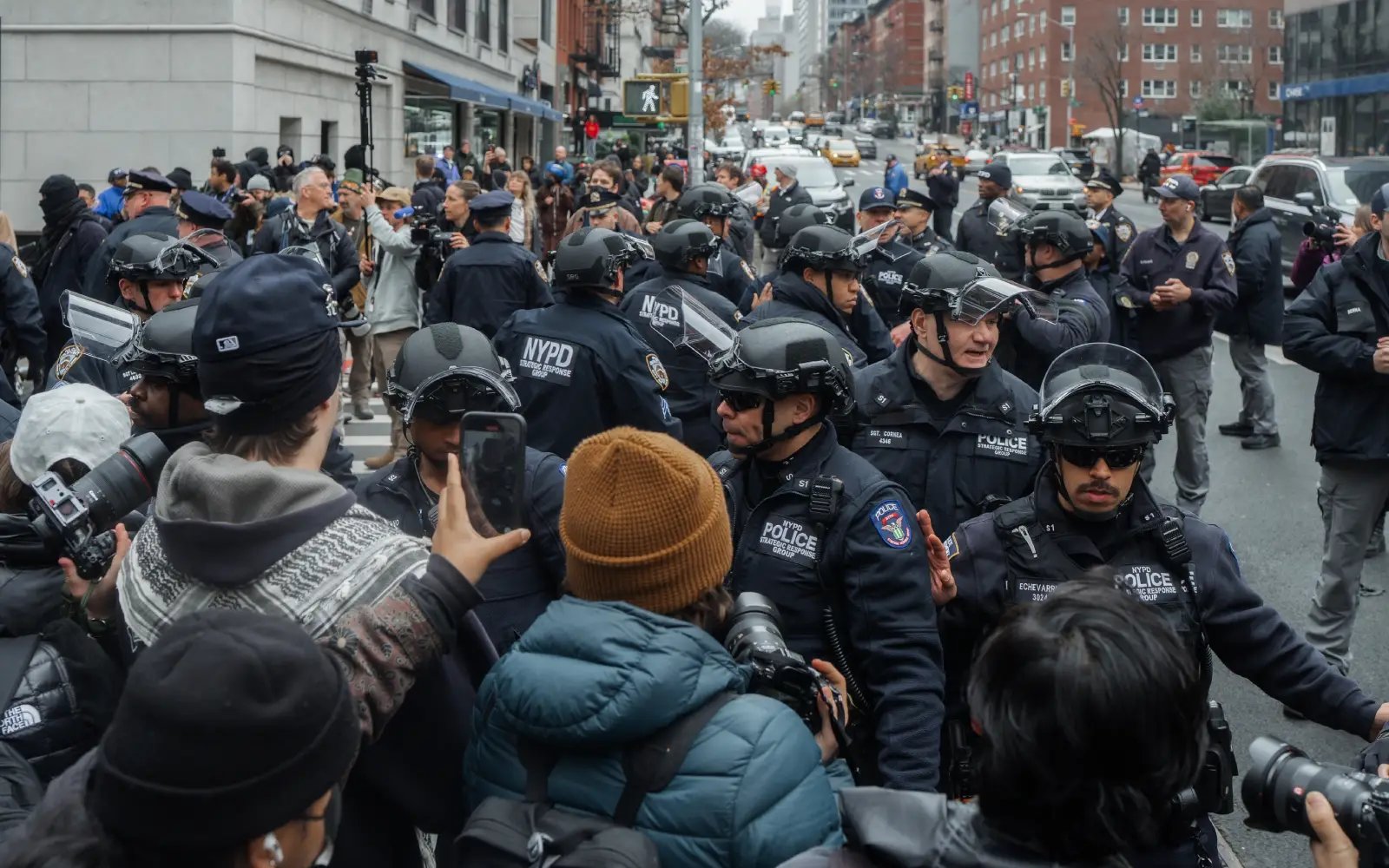 NY police detain man for throwing ‘ignited’ devices near anti-Muslim protest
