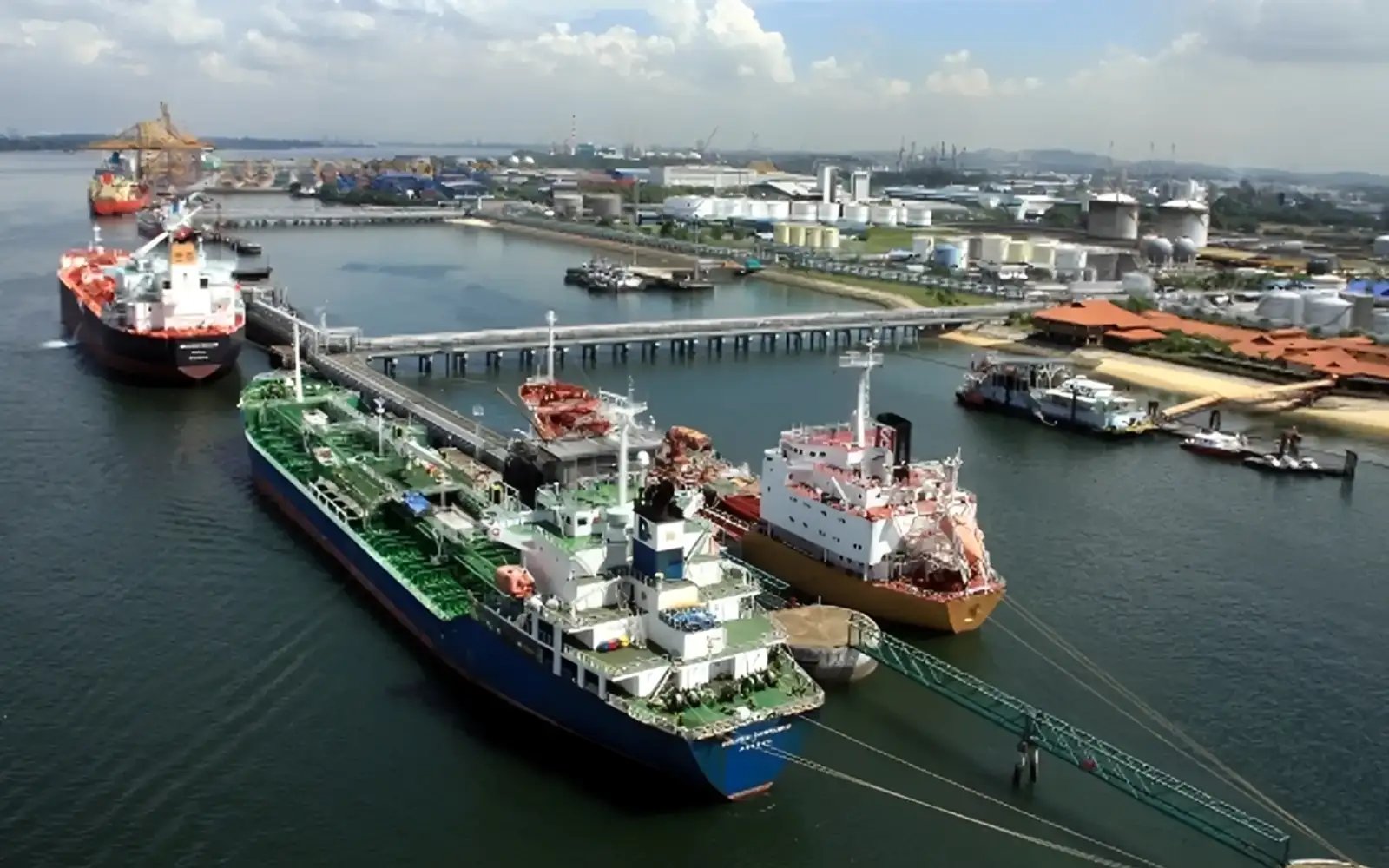 Lack of customs staff delays ships at Pengerang, says industry exec