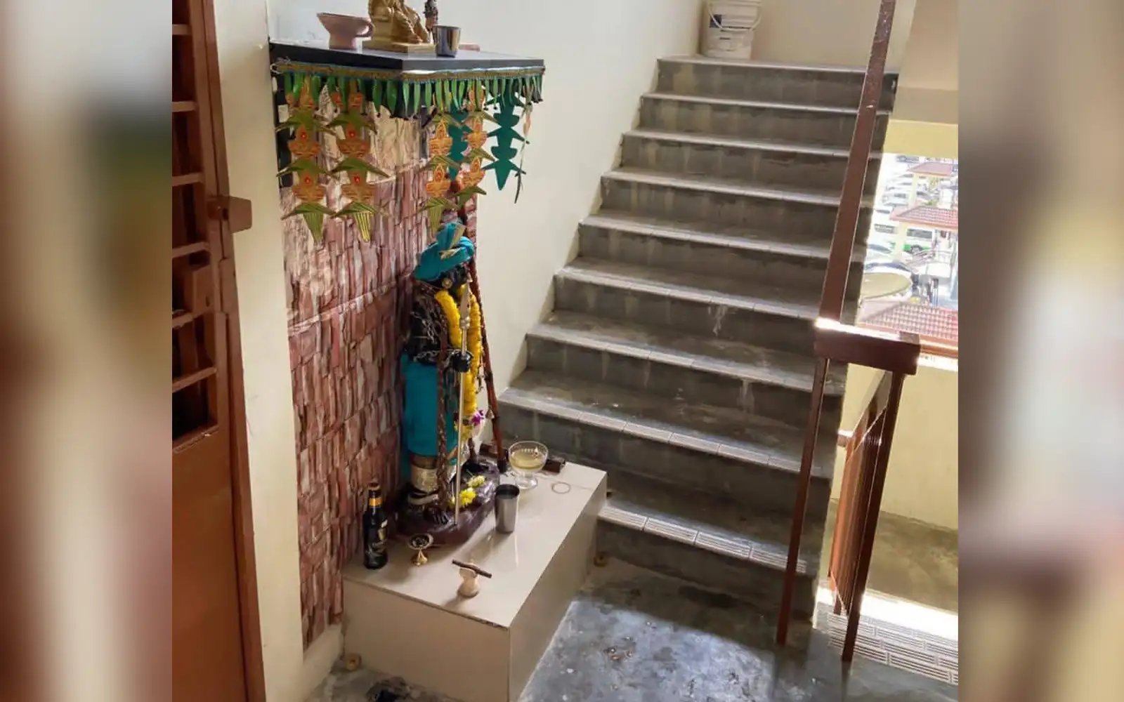Hindu Sangam urges removal of shrine at apartment’s staircase landing