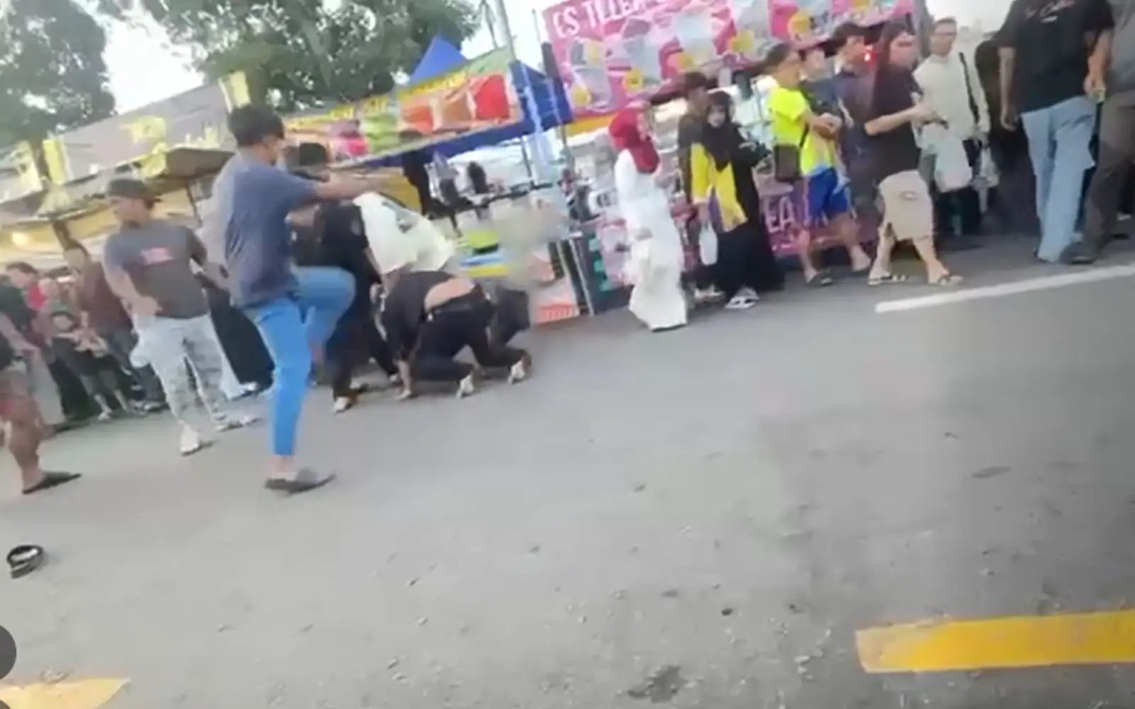 Polis tahan 8 lelaki gaduh di bazar Ramadan Tawau