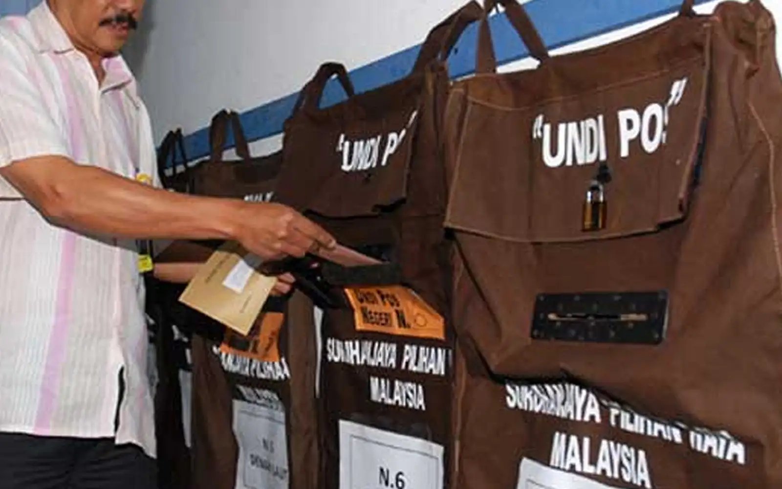 Allow postal voting for Sarawakians in peninsula, MP tells EC