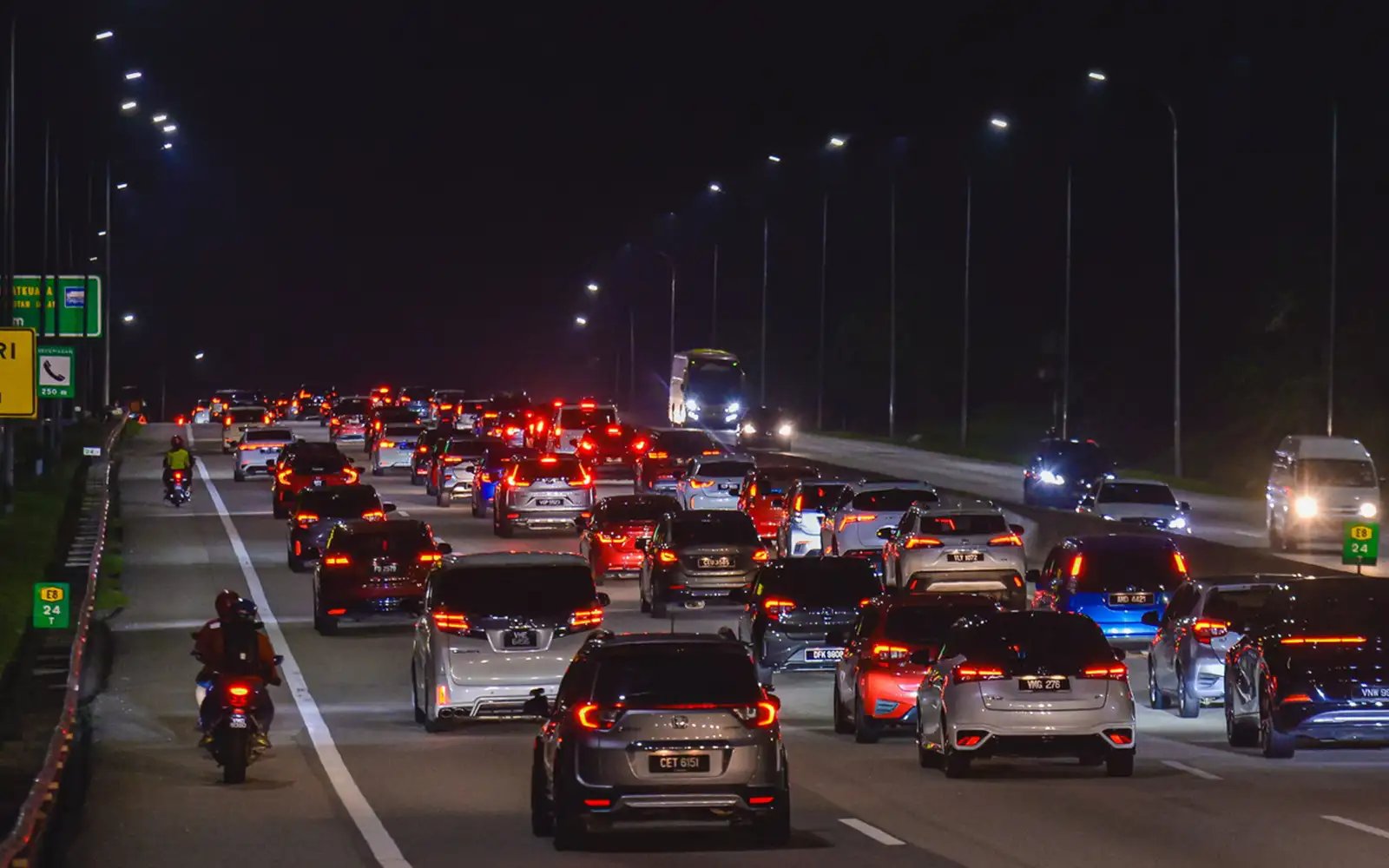 Highways clogged as Aidilfitri exodus kicks off
