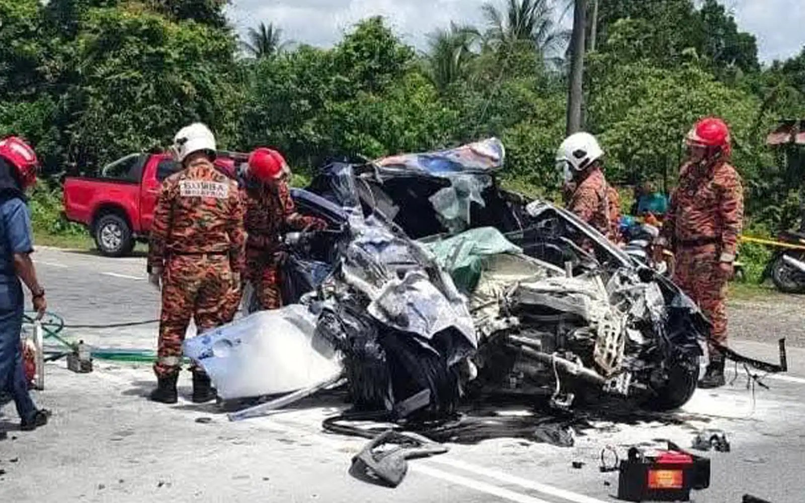 2 anggota tentera maut kemalangan ketika pulang ke kampung