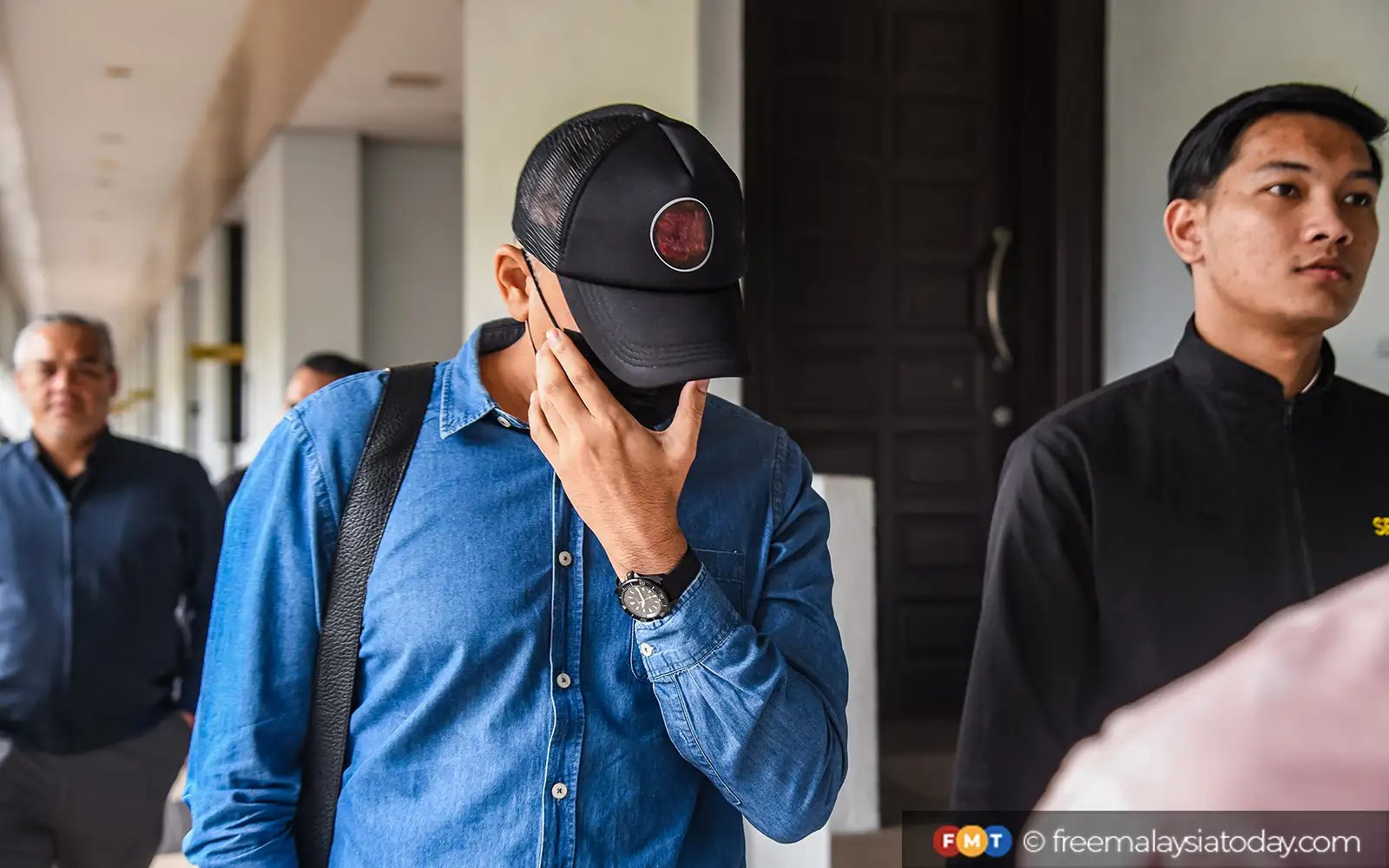 Timbalan CEO SSM mengaku tak salah terima RM50,000 daripada anak Hamzah