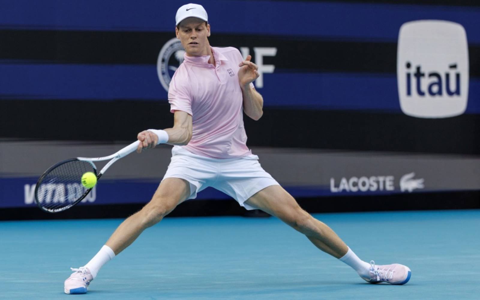 Red-hot Sinner overcomes Michelsen to reach Miami quarters