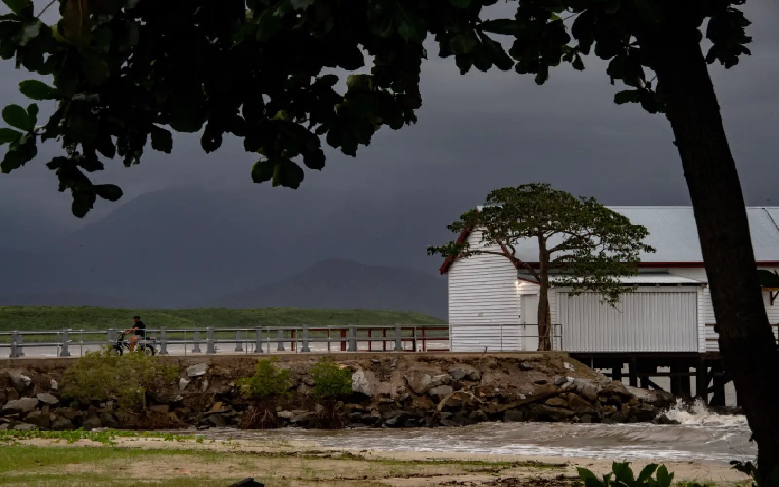 Australia LNG disruptions continue after Narelle, thousands without power