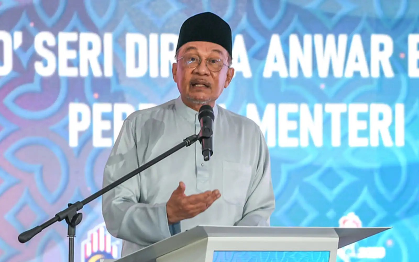 Anwar warns of wealthy elites trying to influence world media, local politics