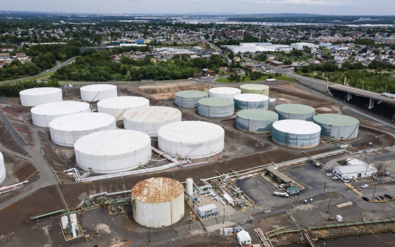 Oil prices jump despite strategic reserve release