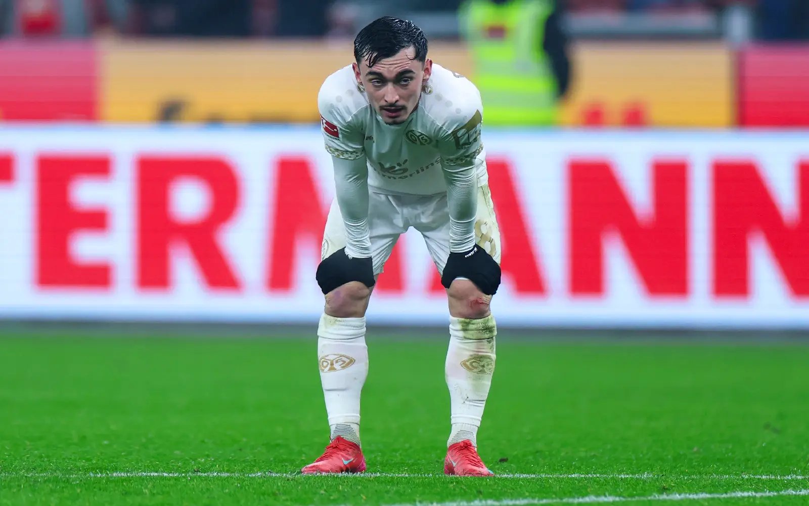 Mainz beat Frankfurt to continue Bundesliga escape act