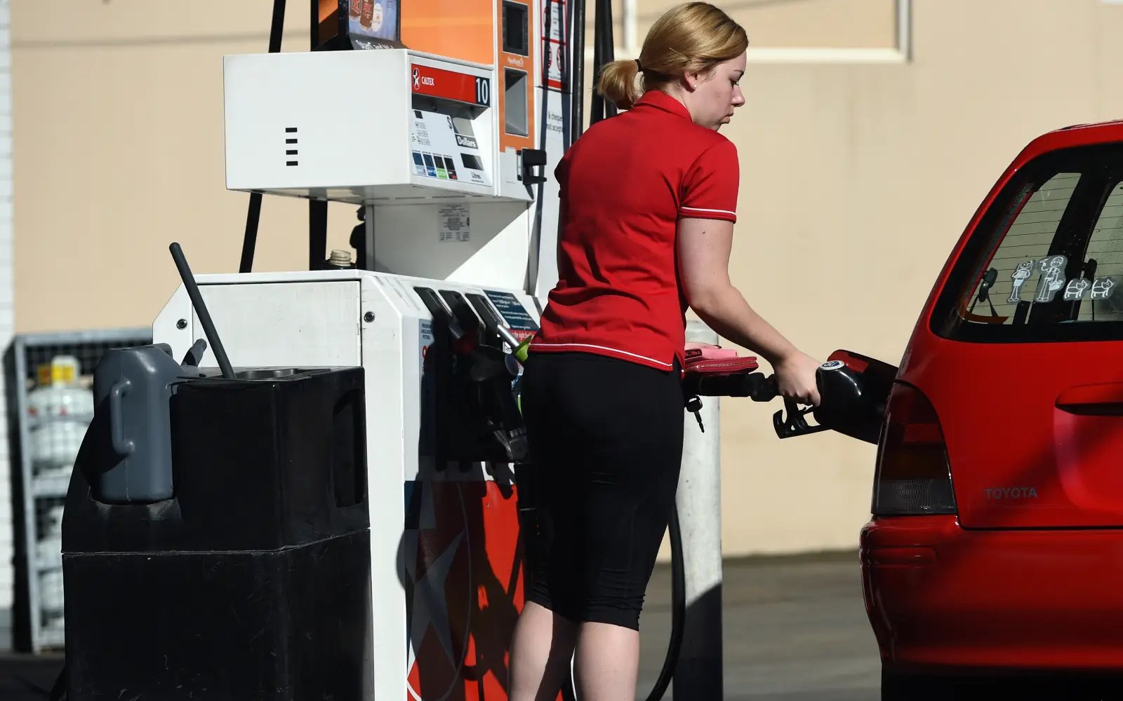 Australia to change fuel quality standards to boost supply