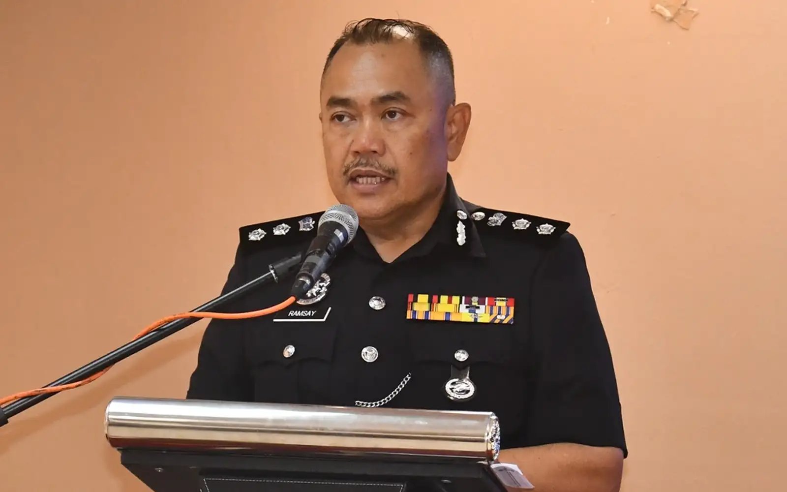 Cops hunting 2 suspects in Shah Alam car theft