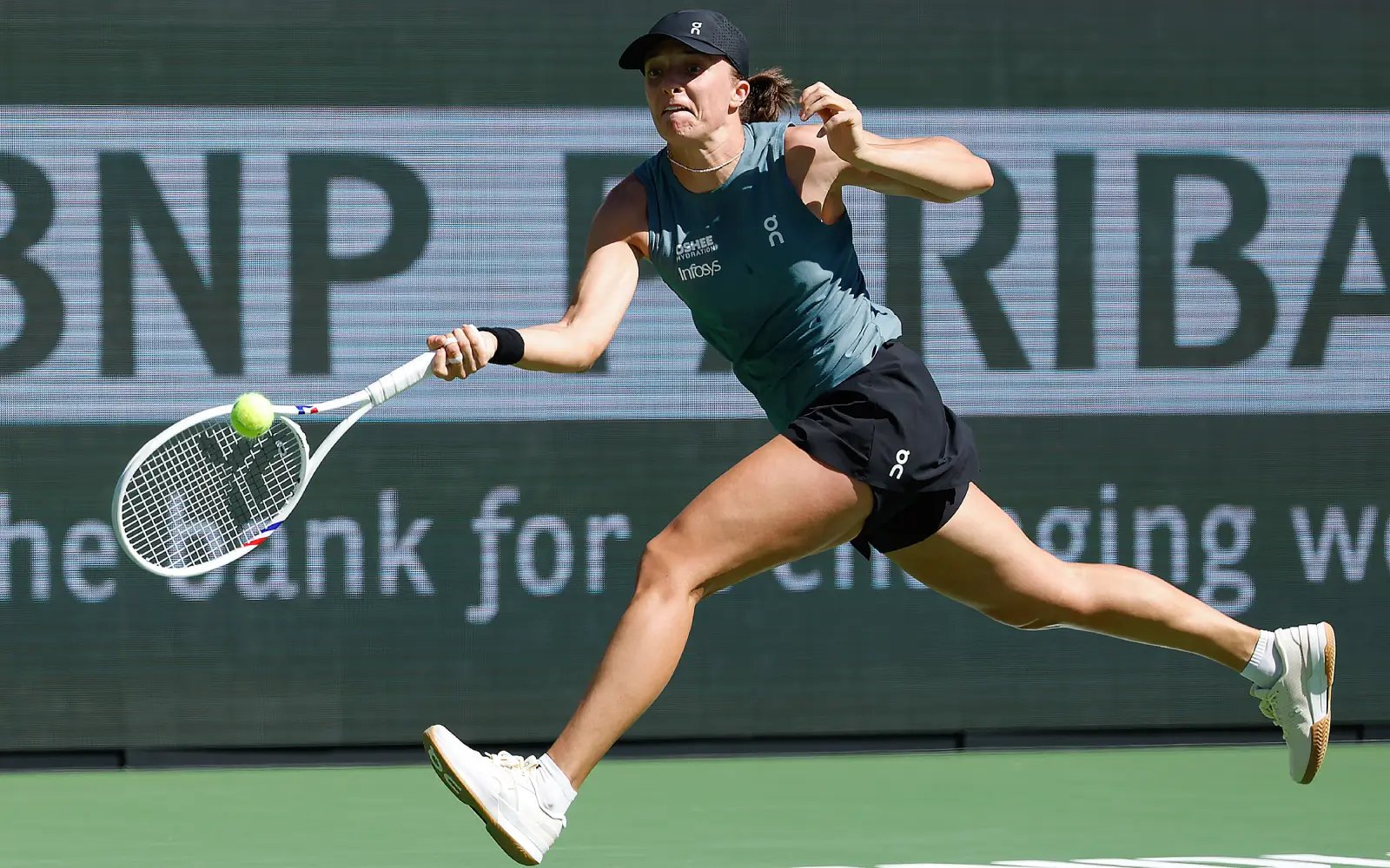 Swiatek routs Muchova to reach Indian Wells quarter-finals
