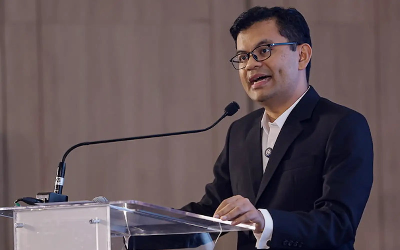 Kerajaan kekal RON95 bersubsidi RM1.99 seliter