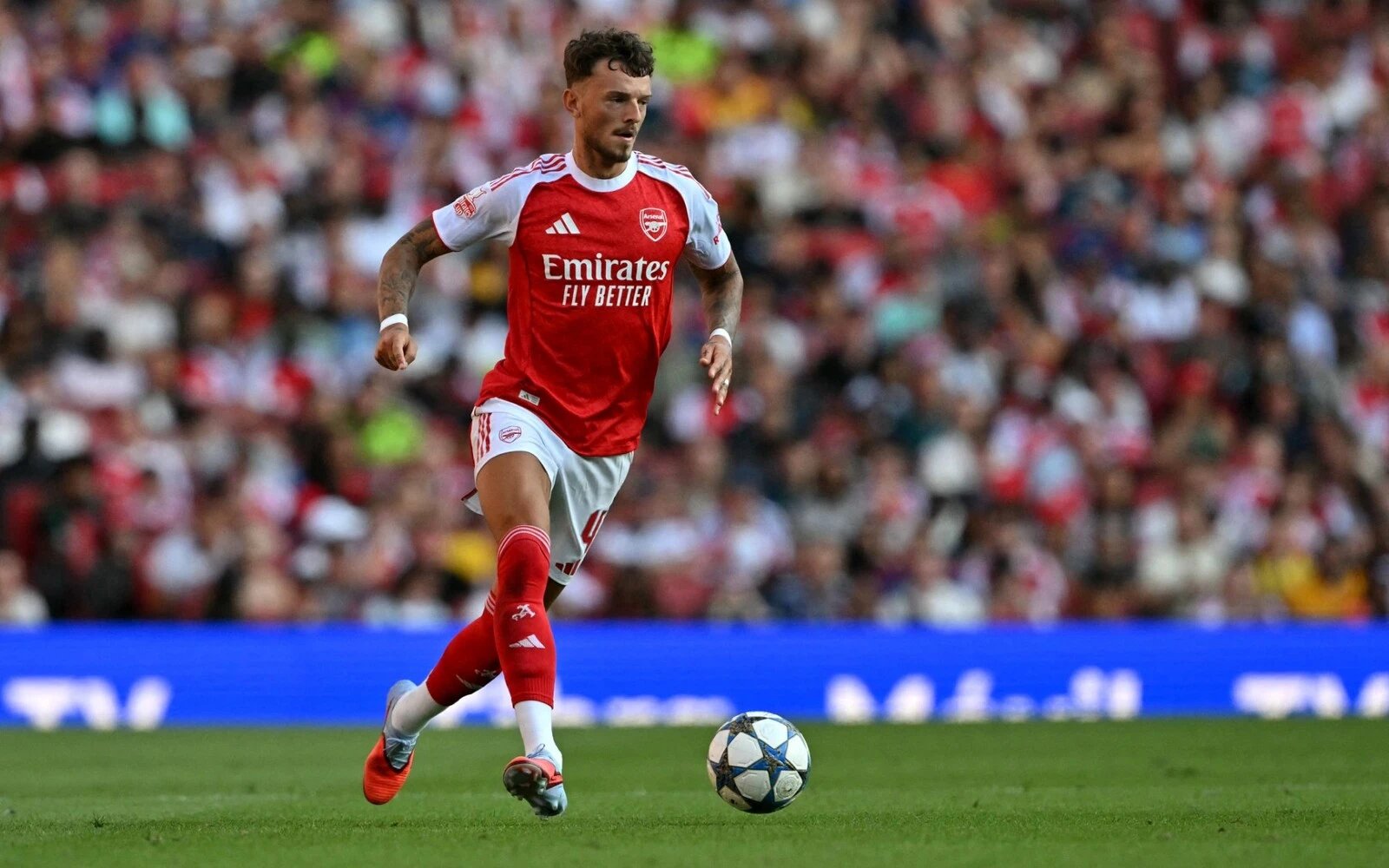 England calls up Ben White, passes over Trent Alexander-Arnold