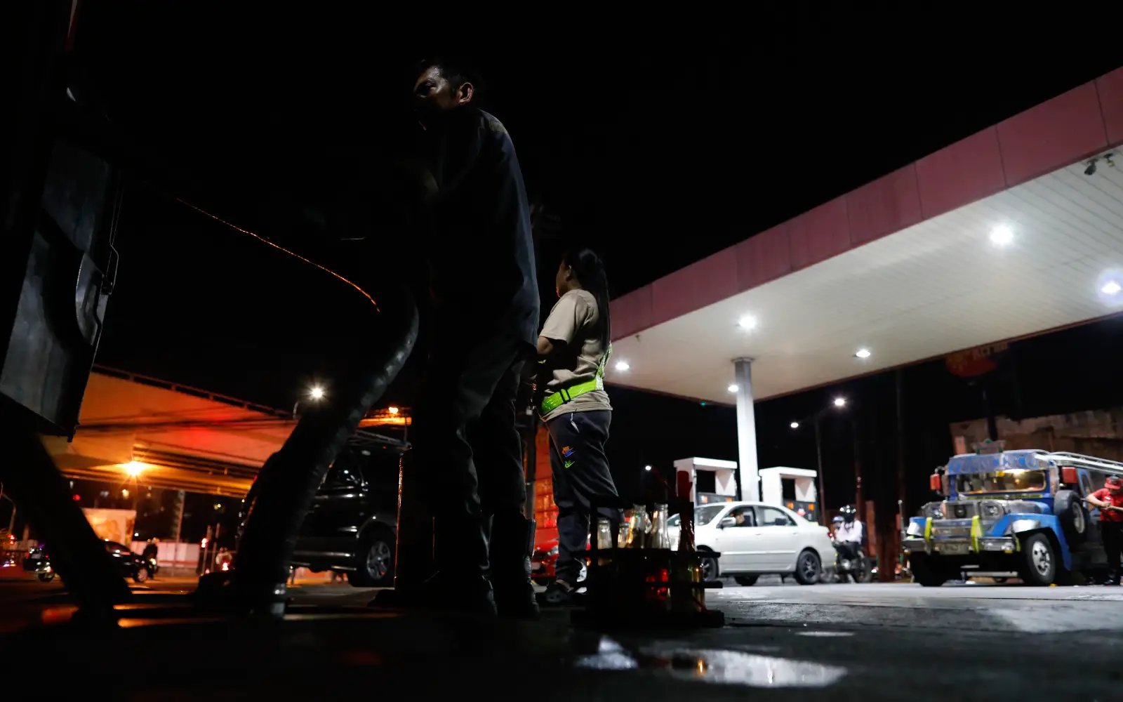 Philippines says working with US to obtain oil from sanctioned countries