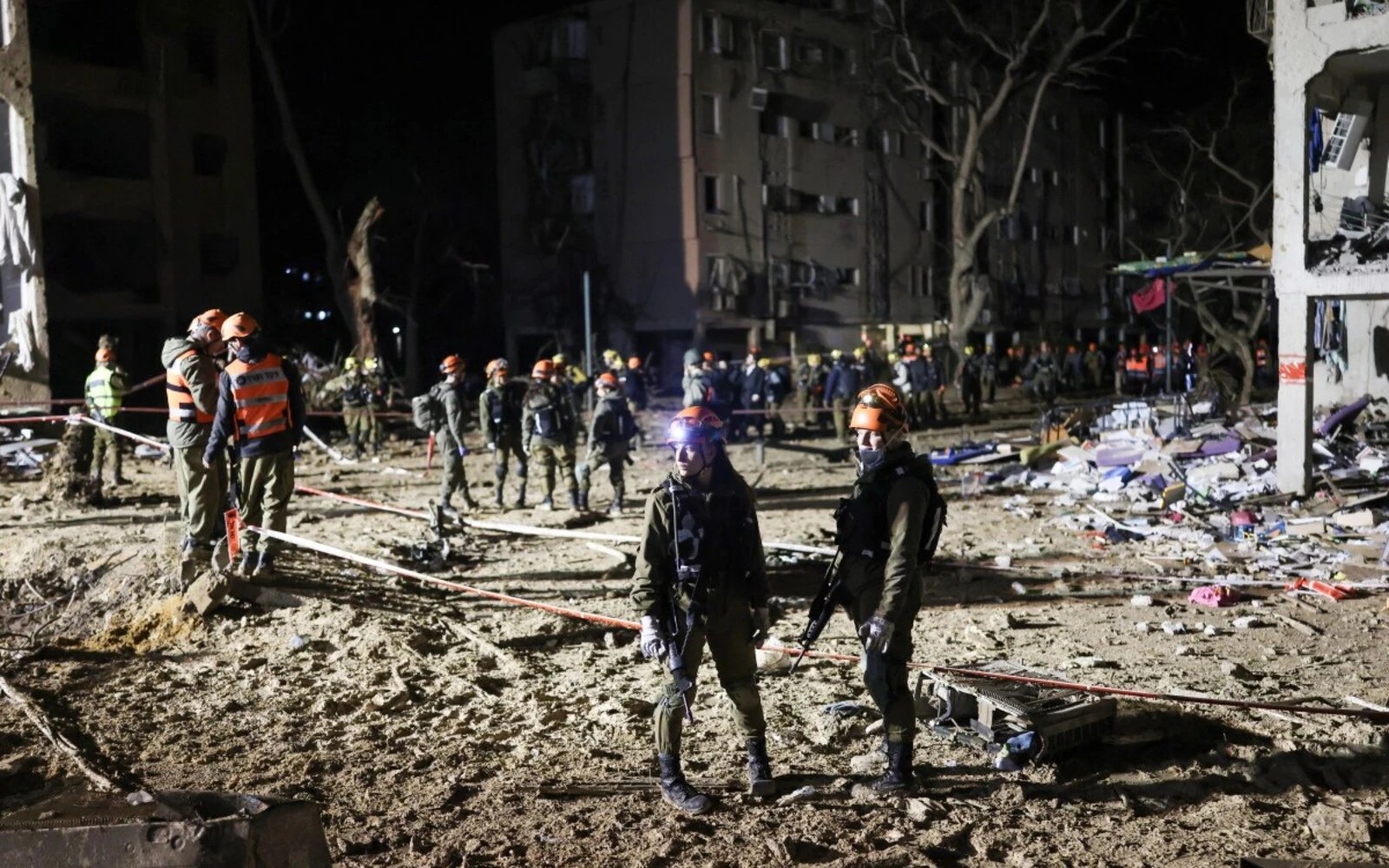 Iranian missile strikes injure over 100 in southern Israeli towns