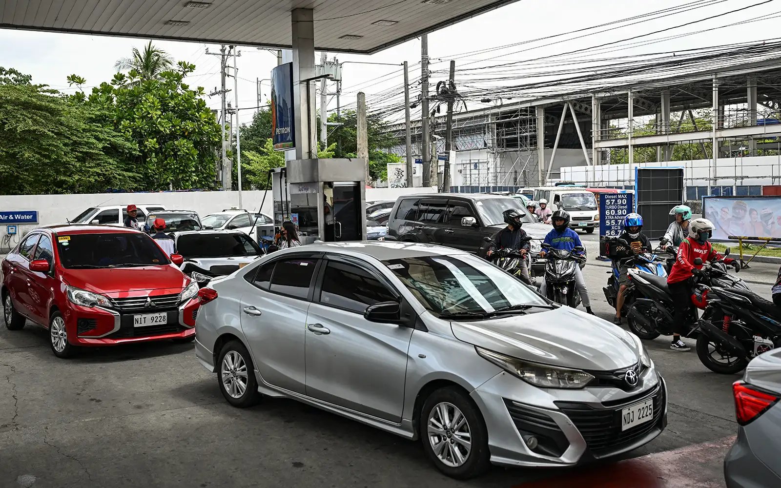 Philippines works with US to secure oil from sanctioned countries