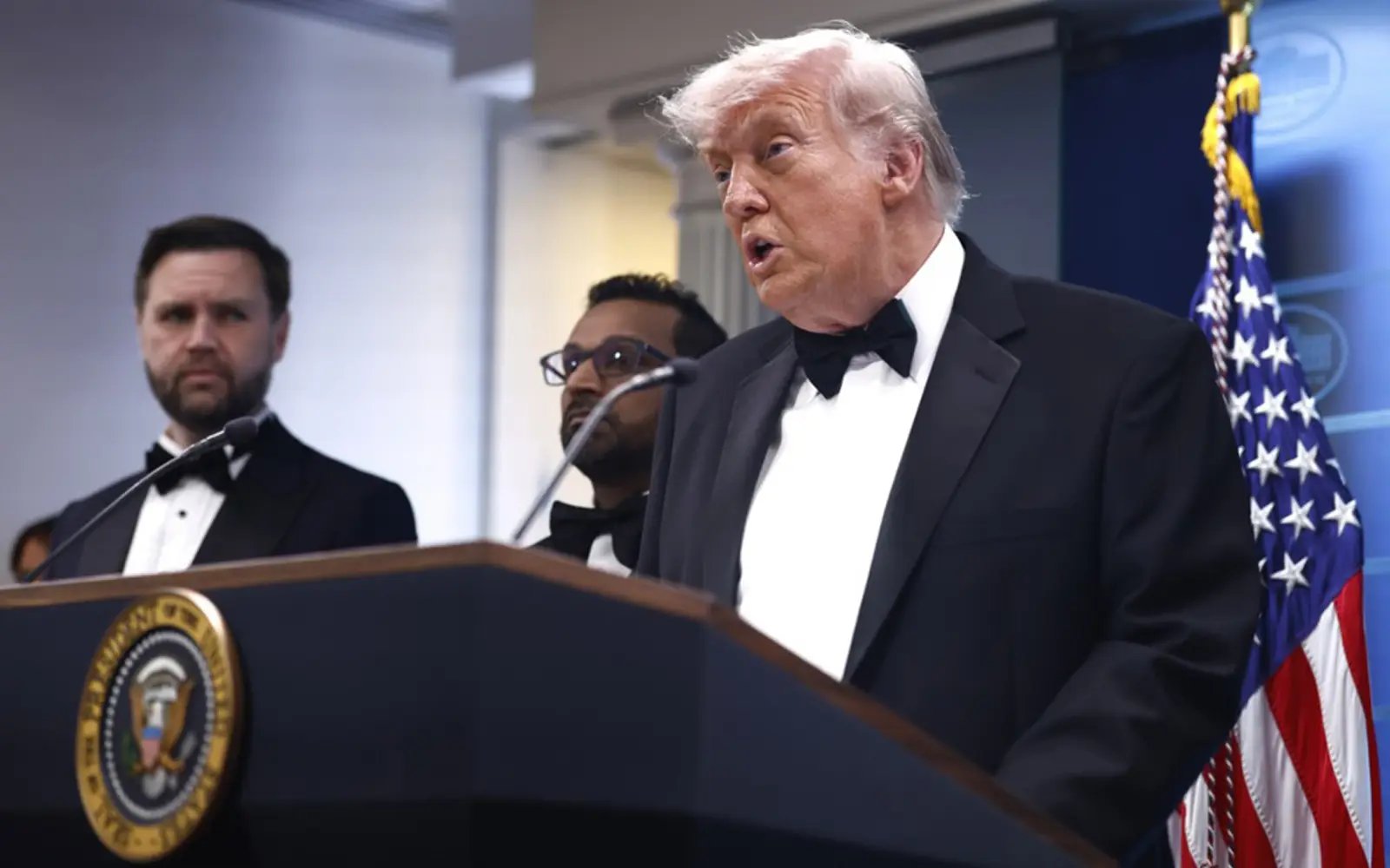 Pegawai ditembak suspek ‘sangat sakit’, kata Trump