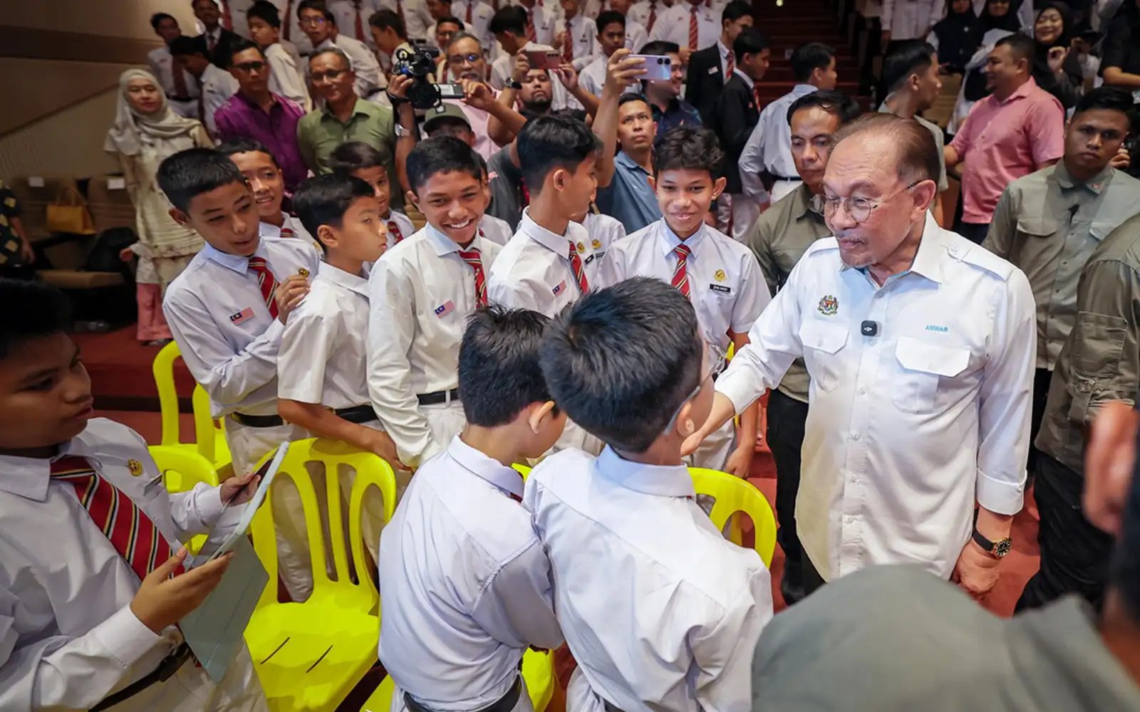 Krisis tenaga: Isu pendidikan tetap diberi keutamaan, kata Anwar