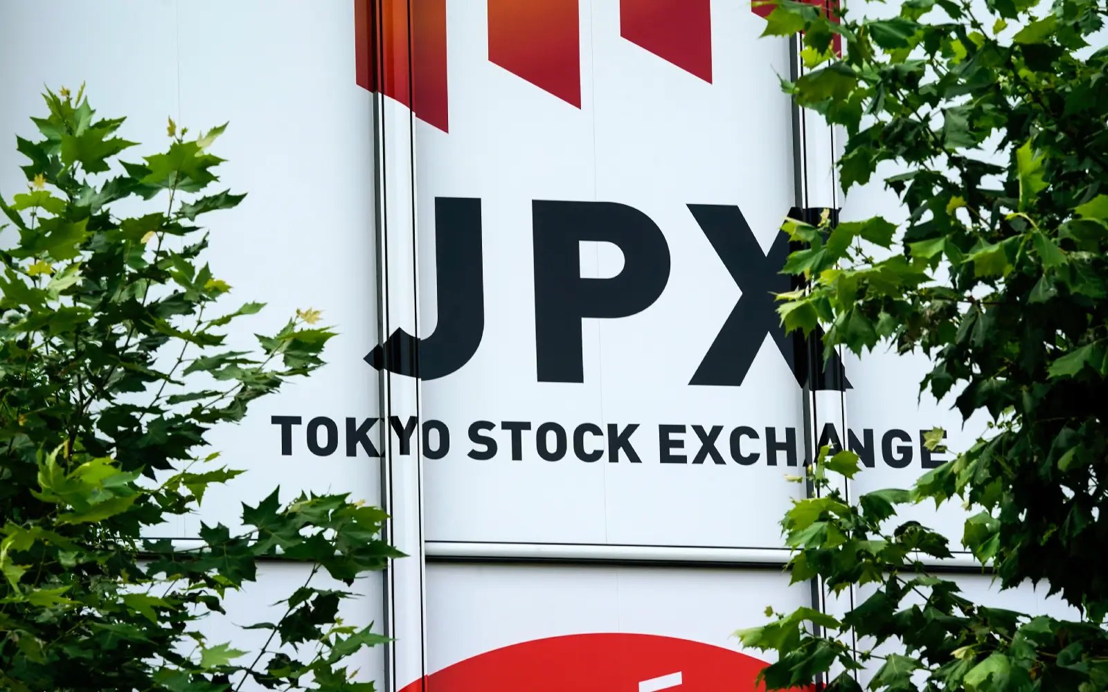 Tokyo’s Nikkei index hits record high
