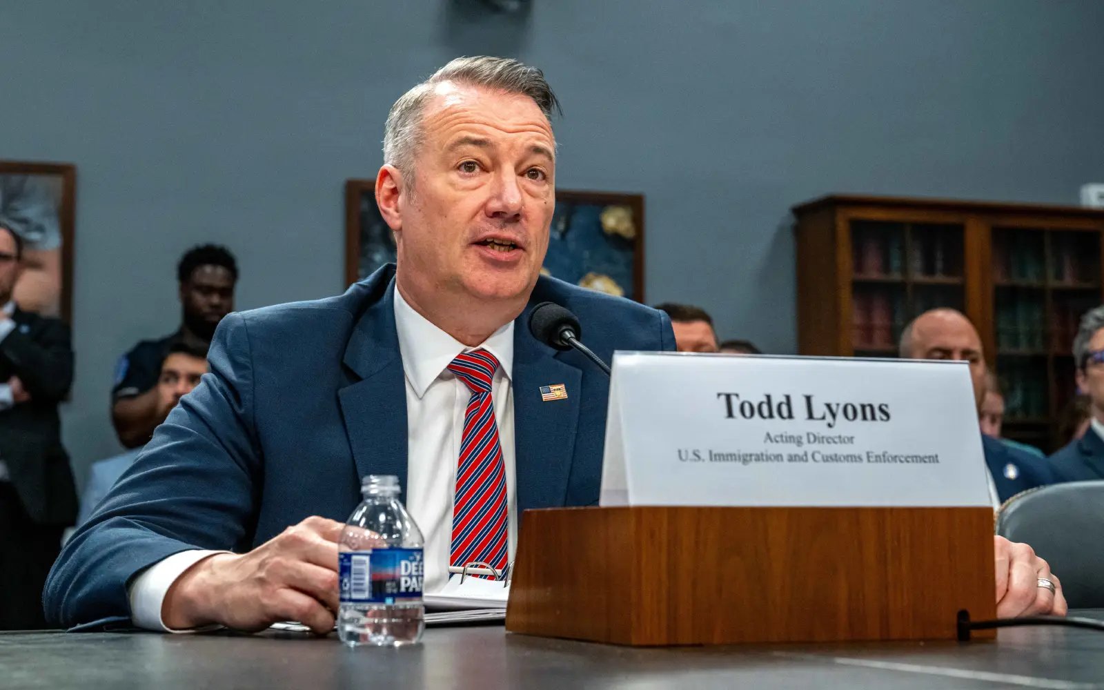 US immigration agency’s interim head to step down