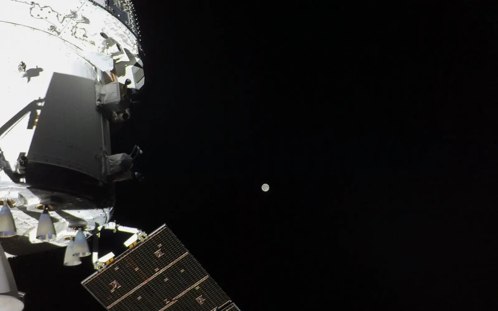 Artemis astronauts glimpse Moon’s ‘Grand Canyon’ ahead of historic lunar flyby