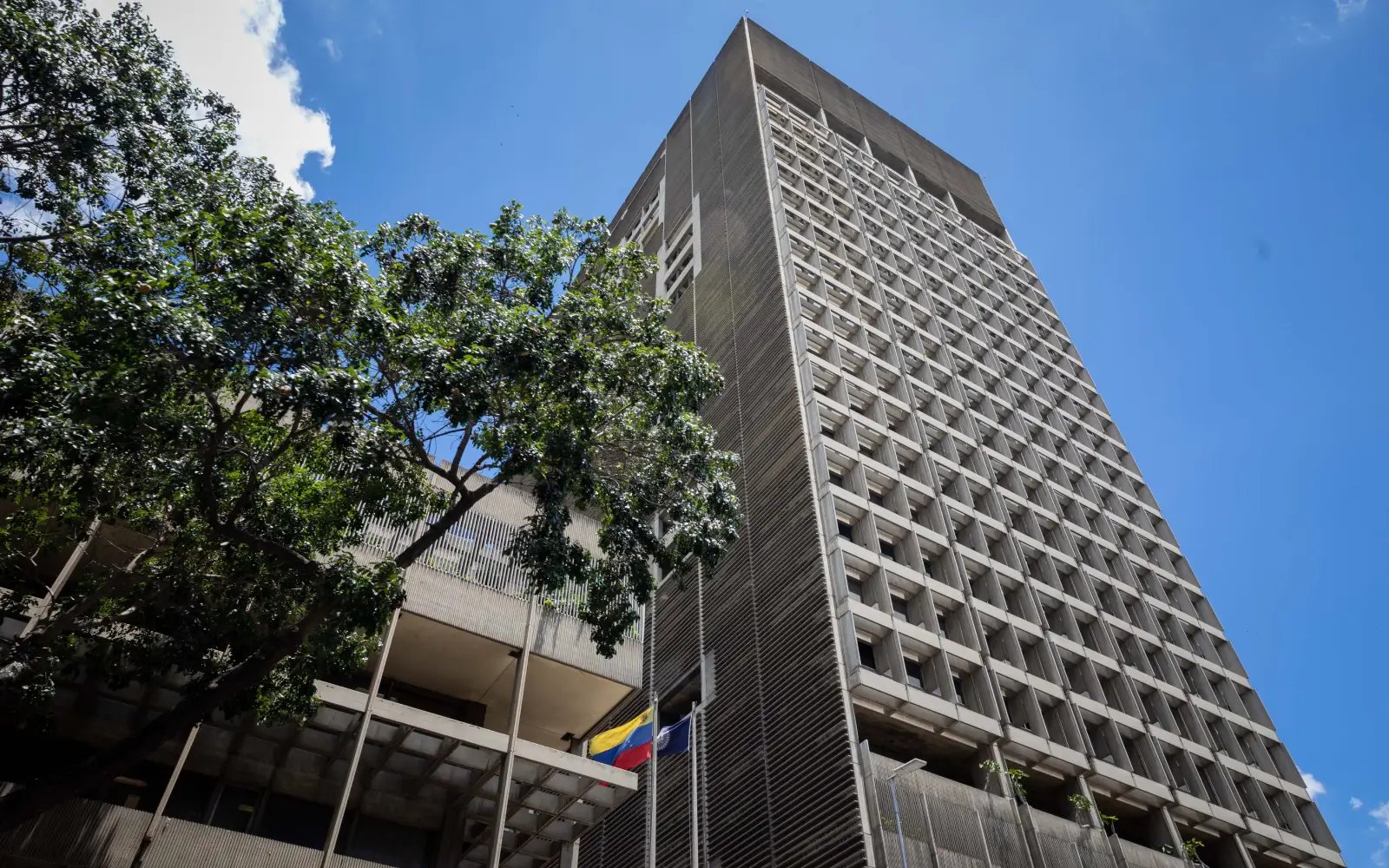 US eases sanctions on Venezuela’s central bank