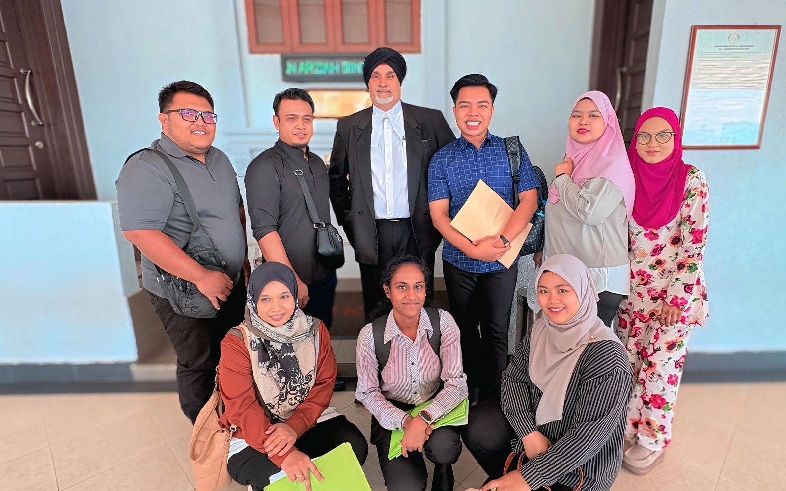 36 former students sue college over unaccredited diploma course