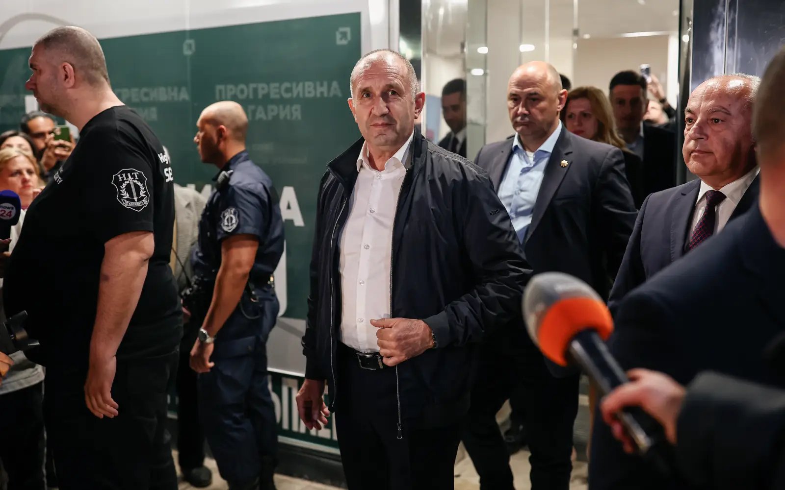 Bulgaria’s former president tops parliamentary vote