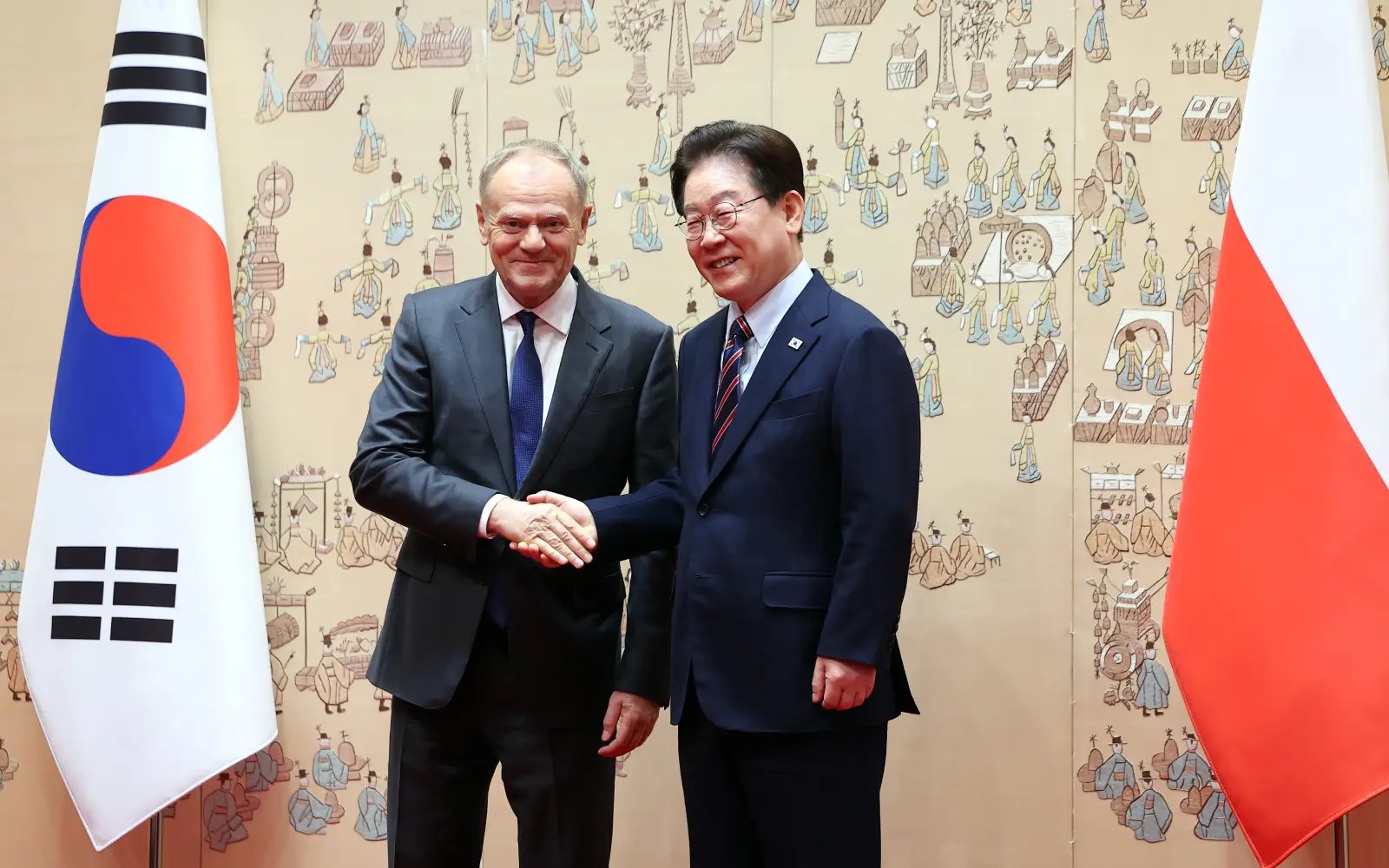 South Korea, Poland hail defence ties on Tusk’s visit