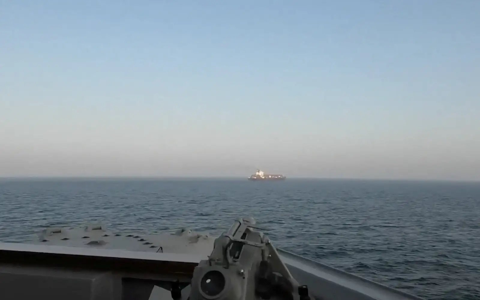 Iran lancar serangan dron terhadap kapal AS