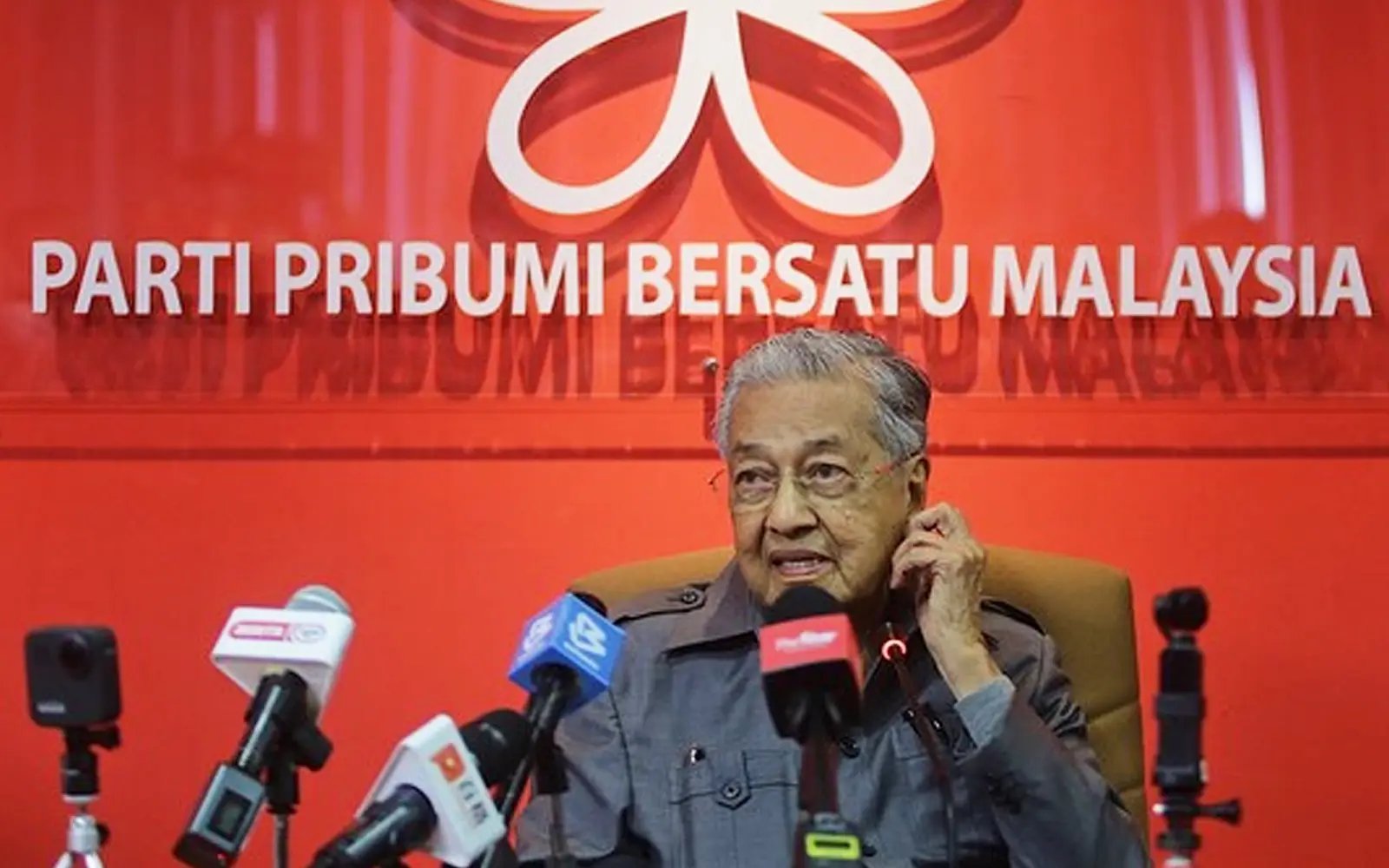 Dr M denies dividing Malays through Bersatu