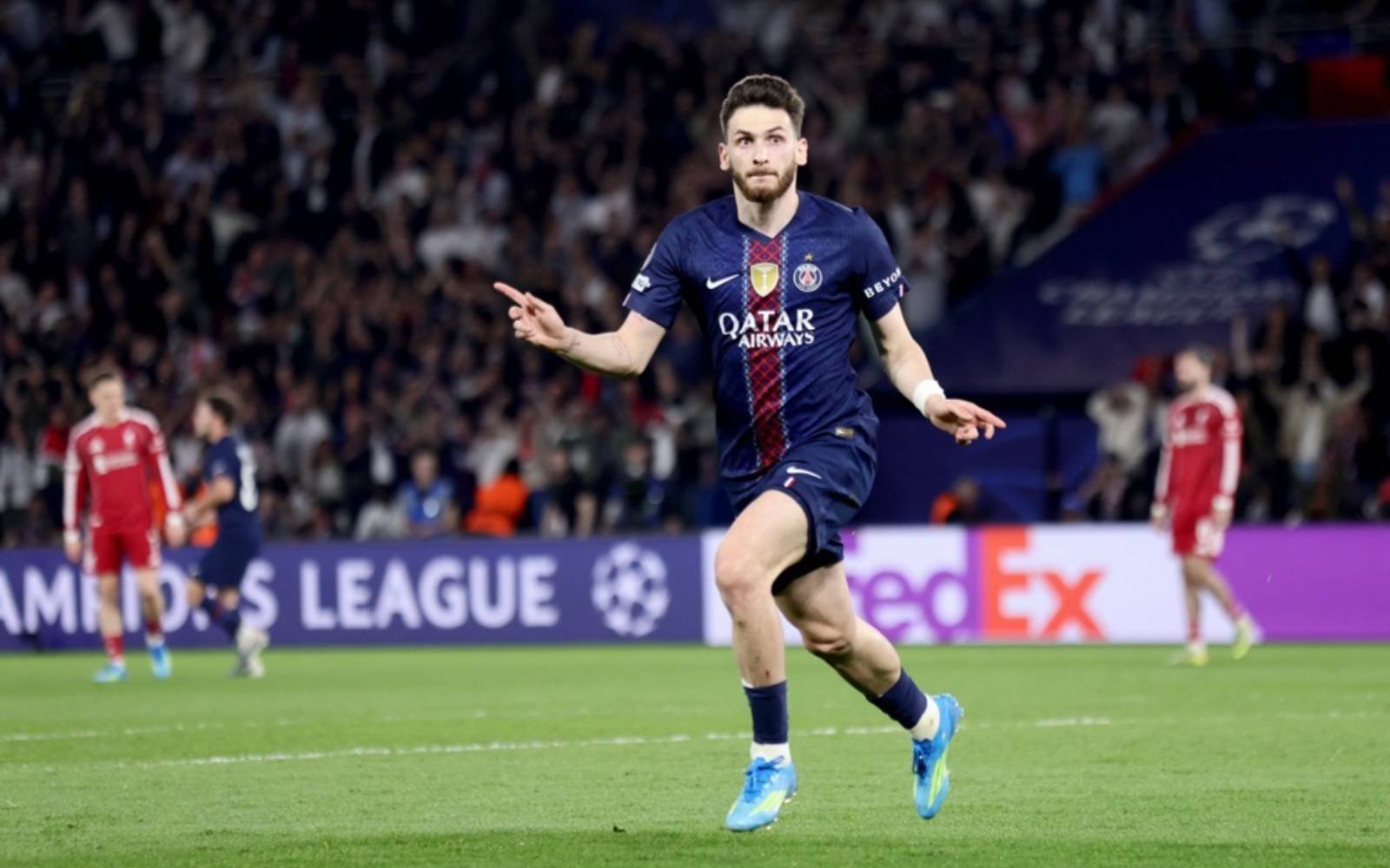 Dominant PSG beat Liverpool 2-0 in quarter-final first leg