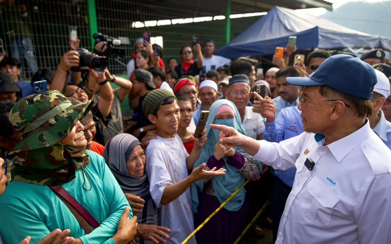 PM umum bantuan tunai RM1,500 kepada mangsa kebakaran Kampung Bahagia